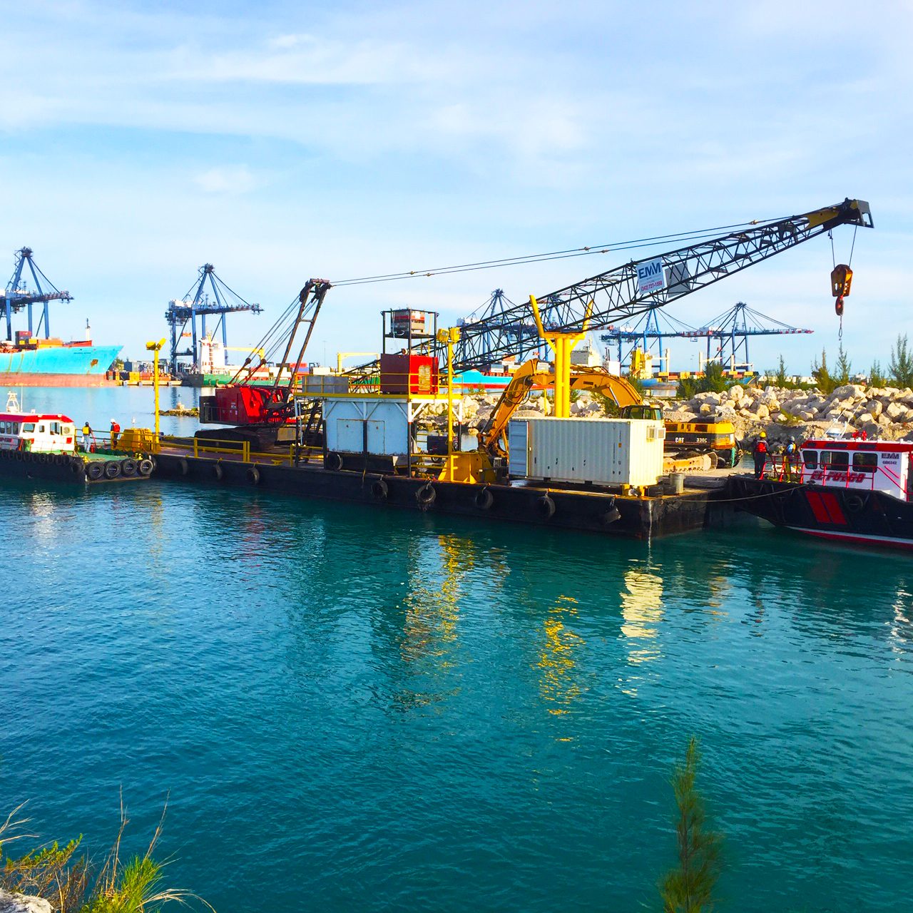 Crane barge in the harbour