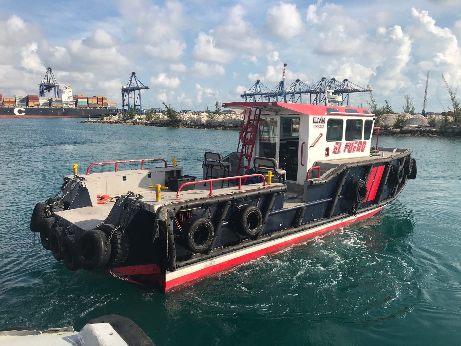 El Fuego underway in Freeport Harbour