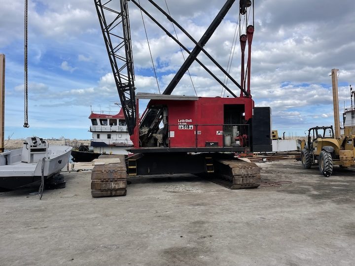 Link-Belt crawler crane